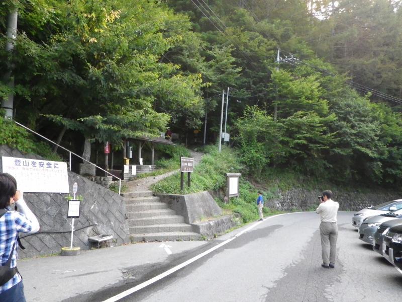 名山navi 駐車場情報 夜叉神峠登山口駐車場